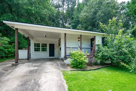 52 Berkshire Dr, Little Rock, AR 72204