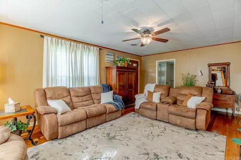 Living - 203 W Third St, Weiner, AR 72479 photo 4 of 4