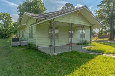 Exterior - 203 W Third St, Weiner, AR 72479 photo 1 of 6