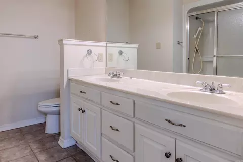 Bath - 514 Galina St, Beebe, AR 72012 photo 3 of 4