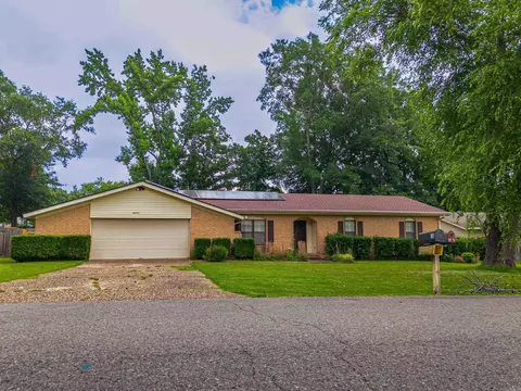 18 Pinewood Dr, Cabot, AR 72023