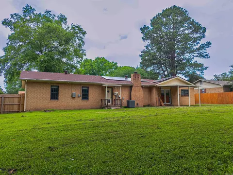 Exterior - 18 Pinewood Dr, Cabot, AR 72023 photo 5 of 6