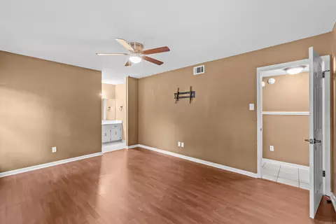 Bedroom - 18 Pinewood Dr, Cabot, AR 72023 photo 2 of 7