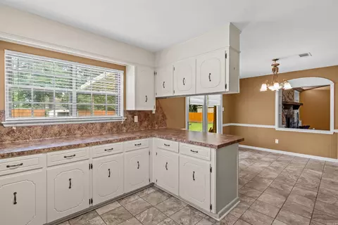 Kitchen - 18 Pinewood Dr, Cabot, AR 72023 photo 3 of 3