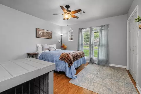 Bedroom - 8 Jonathan Dr, Conway, AR 72032 photo 7 of 9
