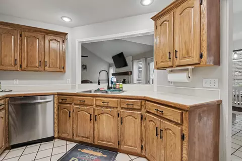 Kitchen - 8 Jonathan Dr, Conway, AR 72032 photo 3 of 3