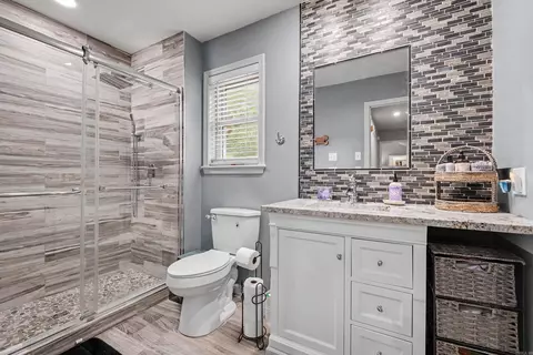 Bath - 8 Jonathan Dr, Conway, AR 72032 photo 4 of 4