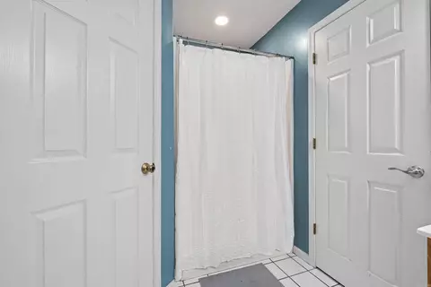 Bath - 8 Jonathan Dr, Conway, AR 72032 photo 3 of 4