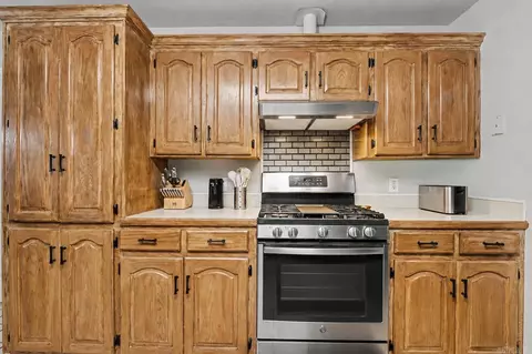 Kitchen - 8 Jonathan Dr, Conway, AR 72032 photo 2 of 3
