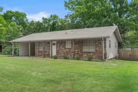 8606 Holiday St, Sherwood, AR 72120