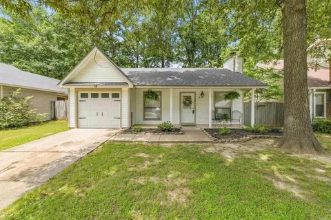 15 Oak Forest Pl, Maumelle, AR 72113
