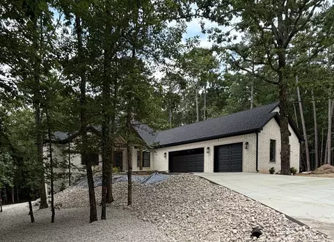 4 Zafra Ln, Hot Springs Village, AR 71909