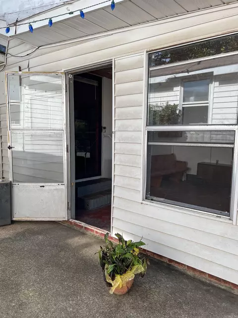 Exterior - 430 W Mill St, Malvern, AR 72104 photo 10 of 17