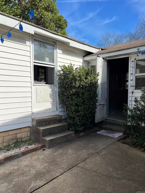 Exterior - 430 W Mill St, Malvern, AR 72104 photo 6 of 17