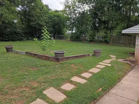 Exterior - 430 W Mill St, Malvern, AR 72104 photo 5 of 17