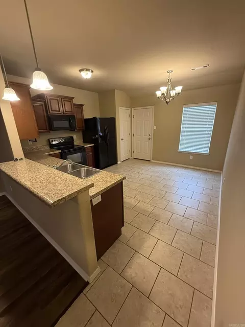 Kitchen - 7 Bristol Dr, Cabot, AR 72023 photo 2 of 3