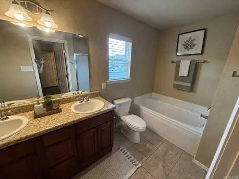Bath - 7 Bristol Dr, Cabot, AR 72023 photo 1 of 5