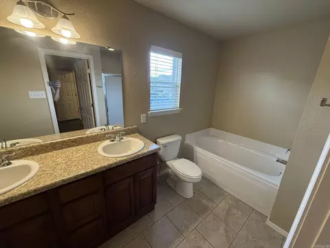 Bath - 7 Bristol Dr, Cabot, AR 72023 photo 2 of 5
