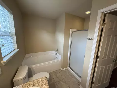 Bath - 7 Bristol Dr, Cabot, AR 72023 photo 3 of 5