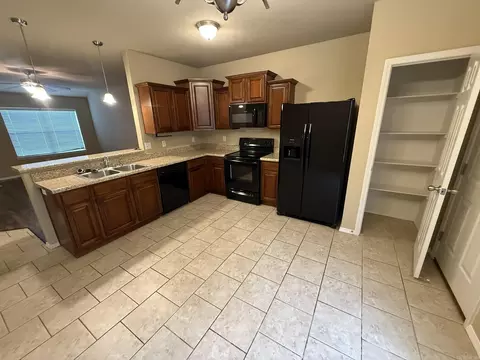 Kitchen - 7 Bristol Dr, Cabot, AR 72023 photo 3 of 3