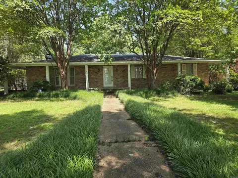 106 Honeysuckle Ln, Helena, AR 72342
