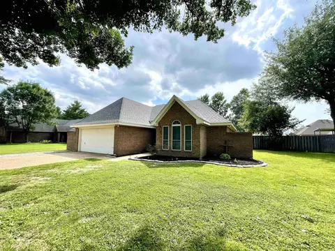 Exterior - 300 N Willow Ave, Trumann, AR 72472 photo 2 of 10