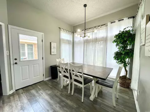 Dining - 300 N Willow Ave, Trumann, AR 72472 photo 2 of 2