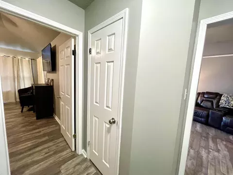 Entry Way - 300 N Willow Ave, Trumann, AR 72472 photo 2 of 3
