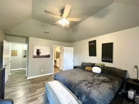 Bedroom - 300 N Willow Ave, Trumann, AR 72472 photo 2 of 5