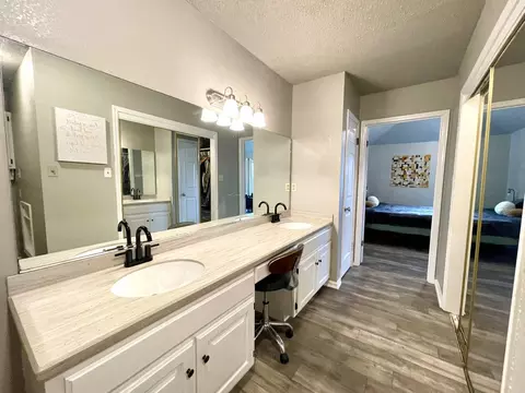 Bath - 300 N Willow Ave, Trumann, AR 72472 photo 3 of 6