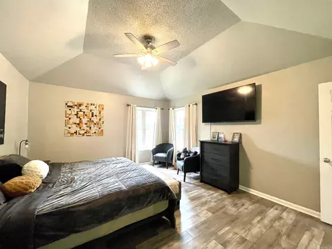 Bedroom - 300 N Willow Ave, Trumann, AR 72472 photo 3 of 5