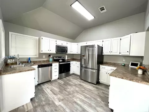 Kitchen - 300 N Willow Ave, Trumann, AR 72472 photo 1 of 3