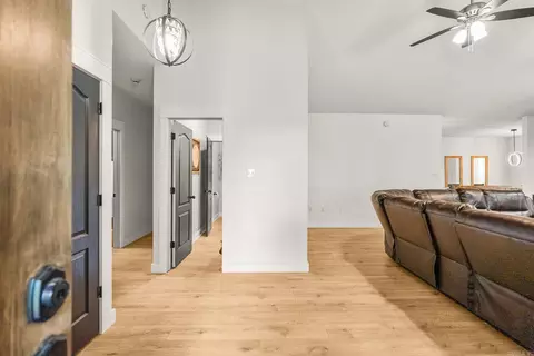 Entry Way - 14 Eagle Crst, Conway, AR 72032 photo 1 of 2