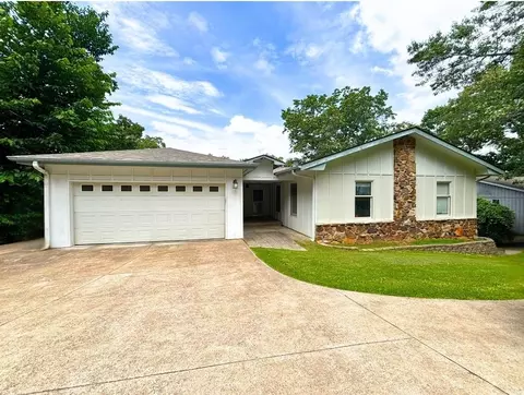 121 Cherokee Rd, Cherokee Village, AR 72529