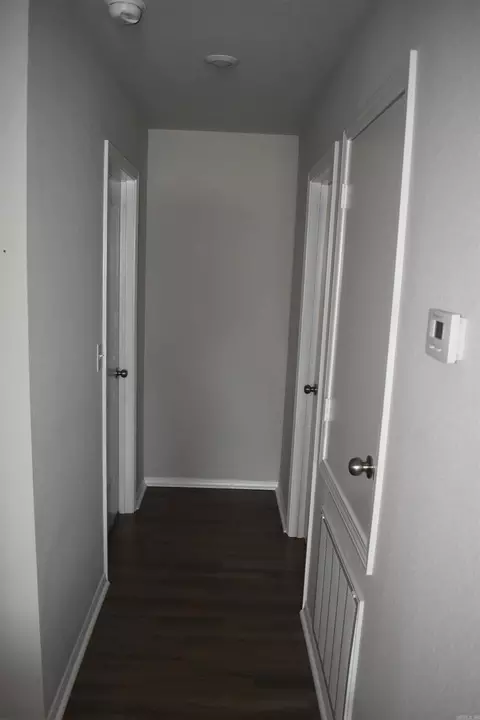 Entry Way - 45 Oak Leaf Dr, Conway, AR 72032 photo 3 of 4