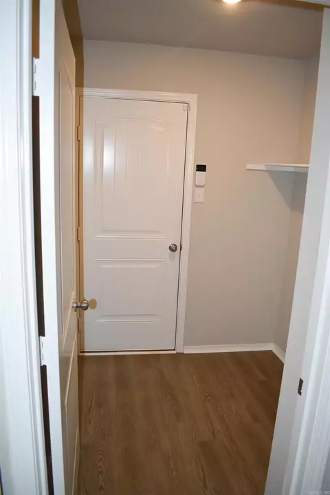 Entry Way - 45 Oak Leaf Dr, Conway, AR 72032 photo 2 of 4