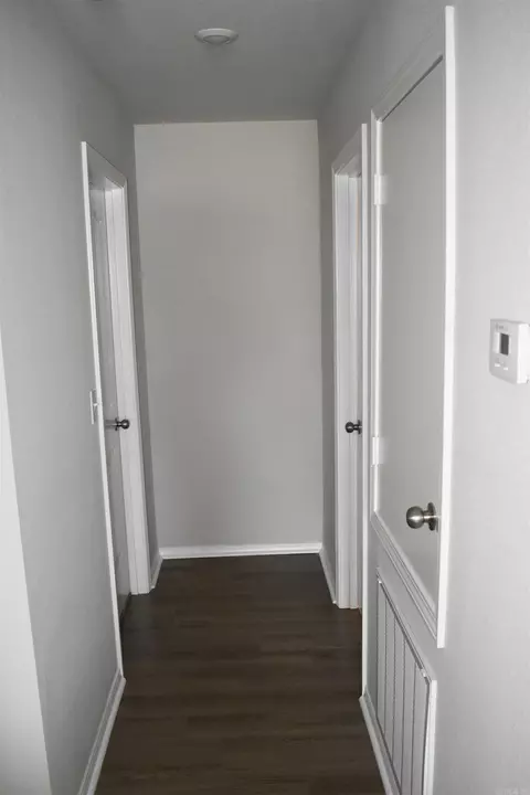 Entry Way - 45 Oak Leaf Dr, Conway, AR 72032 photo 3 of 4