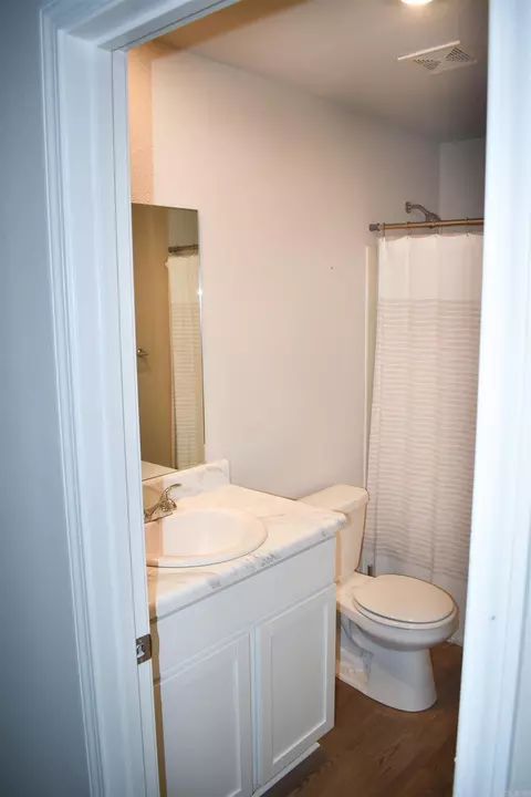 Bath - 45 Oak Leaf Dr, Conway, AR 72032 photo 1 of 7
