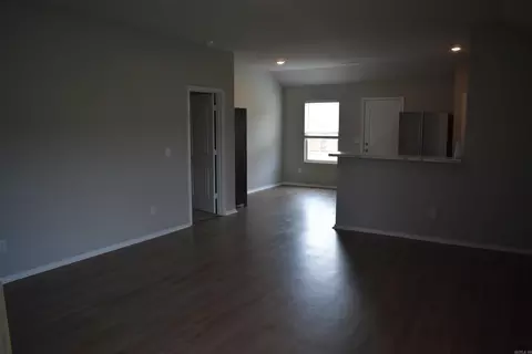 Living - 45 Oak Leaf Dr, Conway, AR 72032 photo 4 of 4