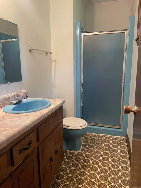 Bath - 7241 Ross Ln, Benton, AR 72019 photo 1 of 2