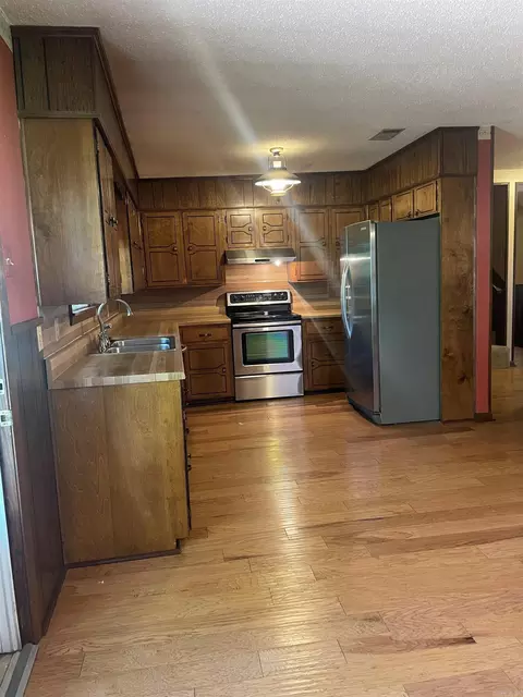 Kitchen - 7241 Ross Ln, Benton, AR 72019 photo 1 of 1