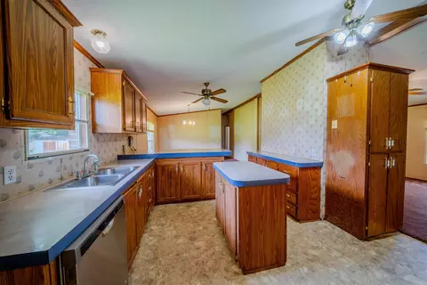 Kitchen - 6659 Calhoun 37 Rd, Hampton, AR 71744 photo 4 of 5