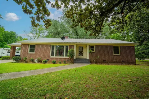 1173 Gordon St, Camden, AR 71701