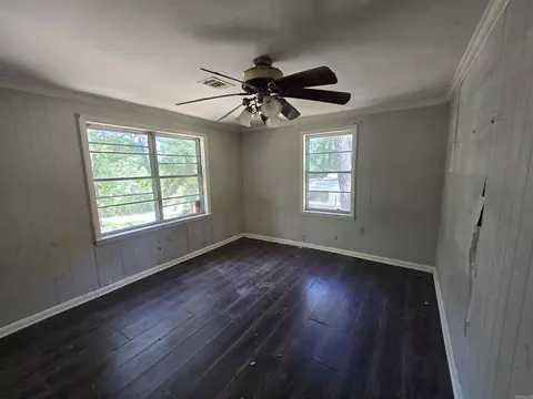 Bedroom - 4430 Dixie, Benton, AR 72015 photo 2 of 3