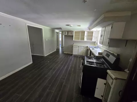 Entry Way - 4430 Dixie, Benton, AR 72015 photo 1 of 2
