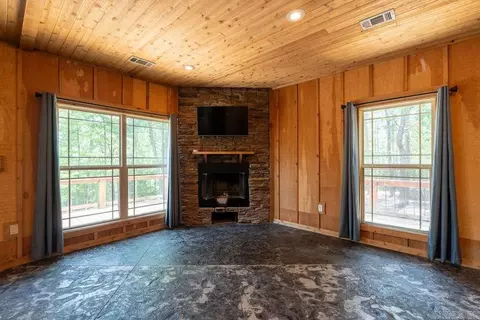 Living - 94 Jerry Ln, Quitman, AR 72131 photo 5 of 6