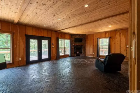 Living - 94 Jerry Ln, Quitman, AR 72131 photo 2 of 6