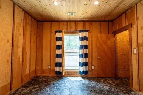 Bedroom - 94 Jerry Ln, Quitman, AR 72131 photo 4 of 8