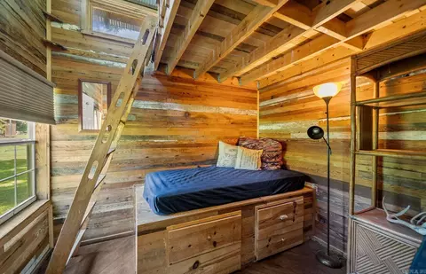 Bedroom - 2306 County Road 8050, Jasper, AR 72641 photo 7 of 7