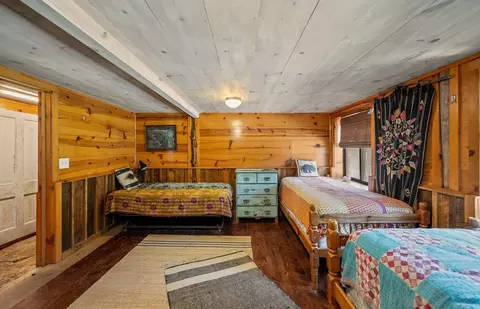 Bedroom - 2306 County Road 8050, Jasper, AR 72641 photo 4 of 7